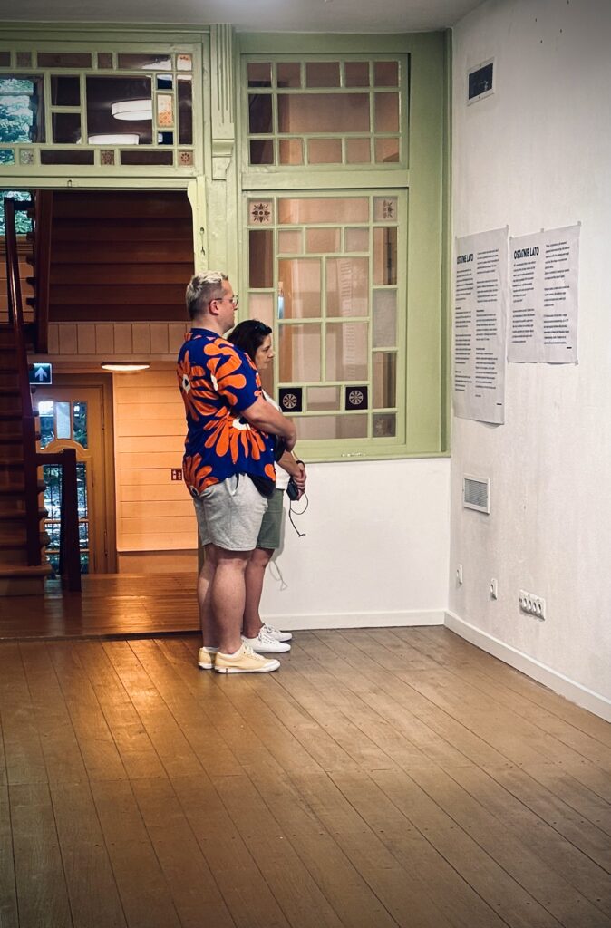 Testy UX writing użytkownicy oceniają teksty wystawy